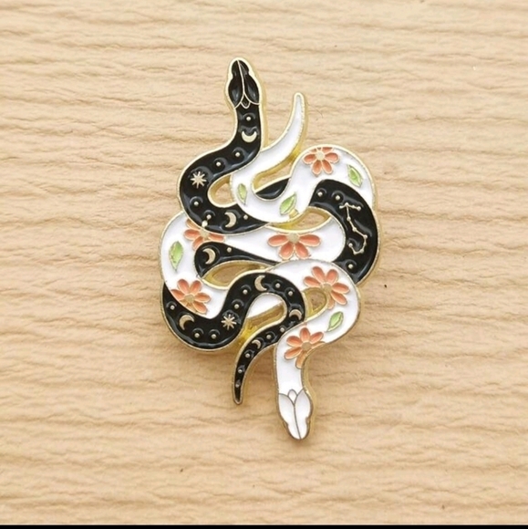 Black white snake charm enamel brooch pin accessories crescent moon yon yang bag - Picture 1 of 2